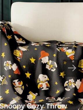 Peanuts Silk Touch Throw Blanket Halloween